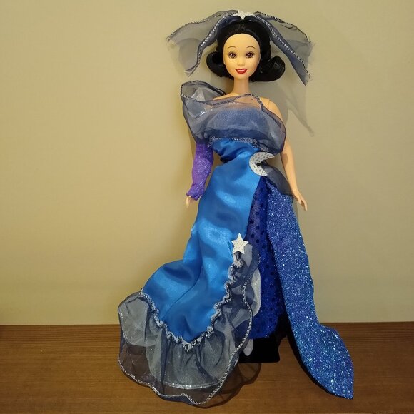 1997 Disney Snow White 60th Anniversary Doll - re-dressed - Picture 1 of 5